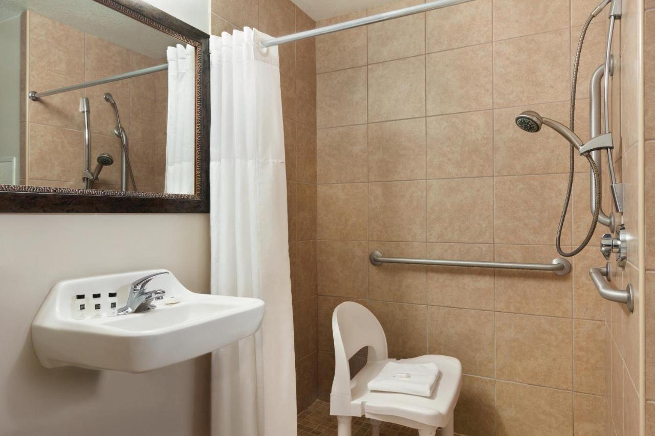 Queen Room Two Queen Beds Roll Shower Disability Access or Non-Smoking