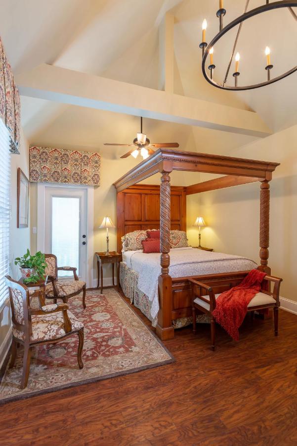 Queen Room