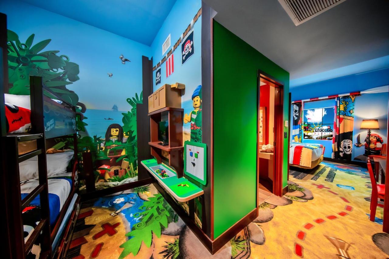 Pirate Theme Family Room LEGOLAND® Pirate Island Hotel