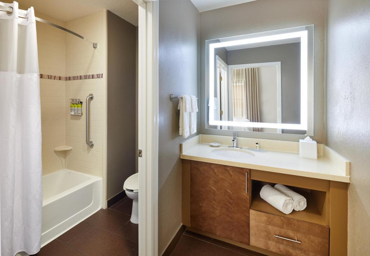 One-Bedroom Suite Two Queen Beds,1011643699:JPEG