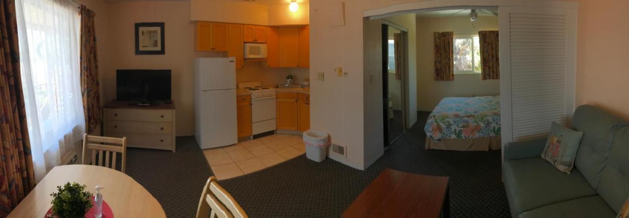 Deluxe Queen Suite