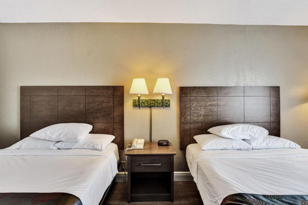 Deluxe Queen Room Two Queen Beds