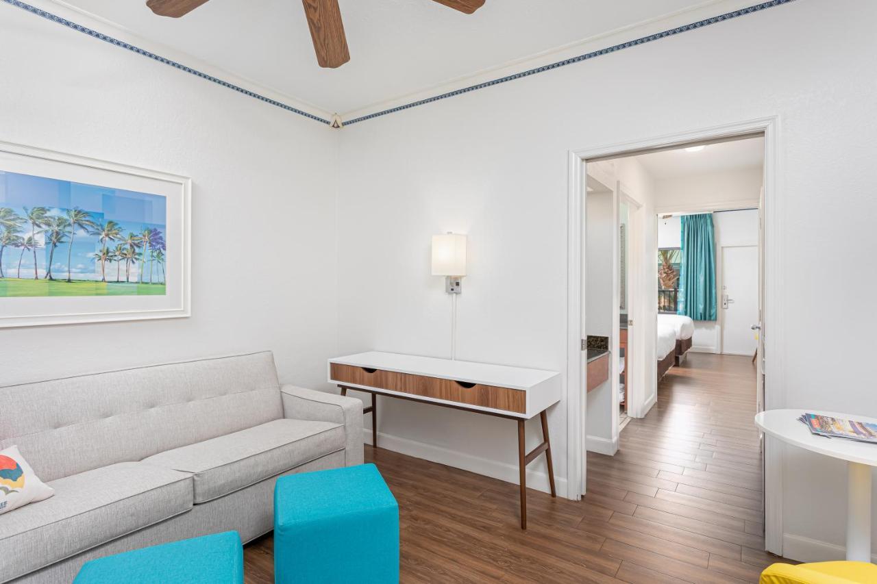 Queen Suite Two Queen Beds Partial Ocean View