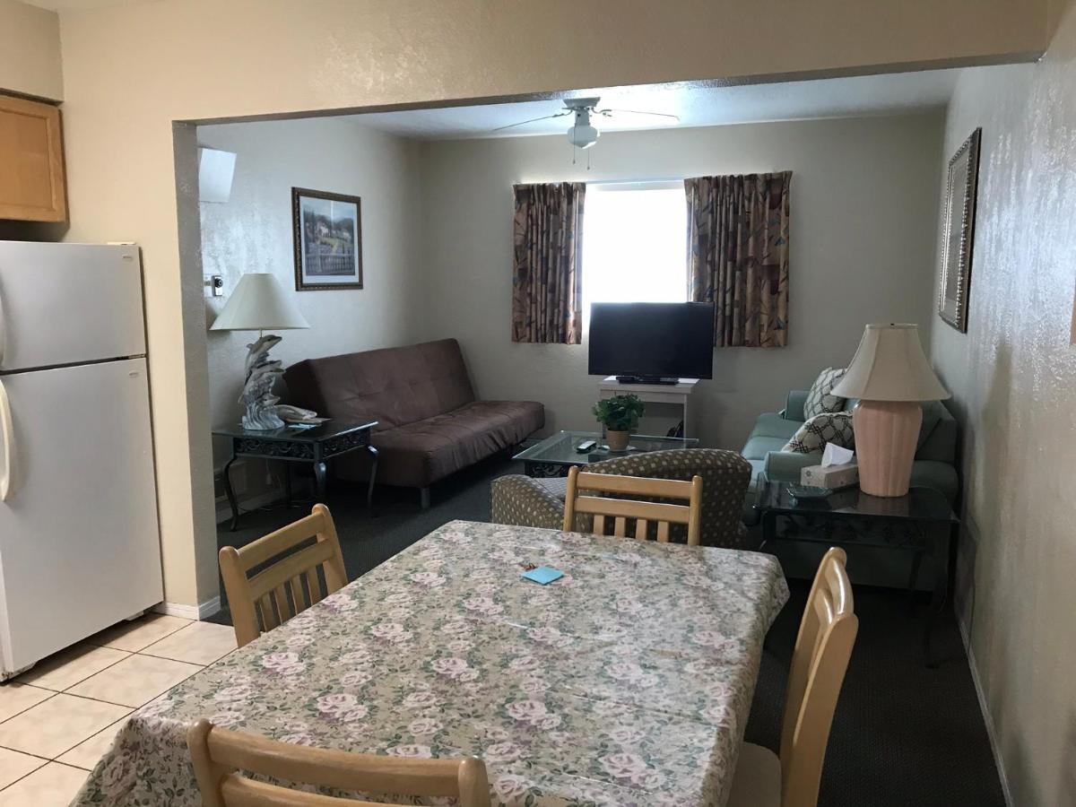 Deluxe King Suite
