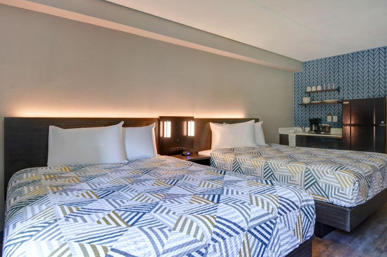 Queen Room Two Queen Beds Non-Smoking