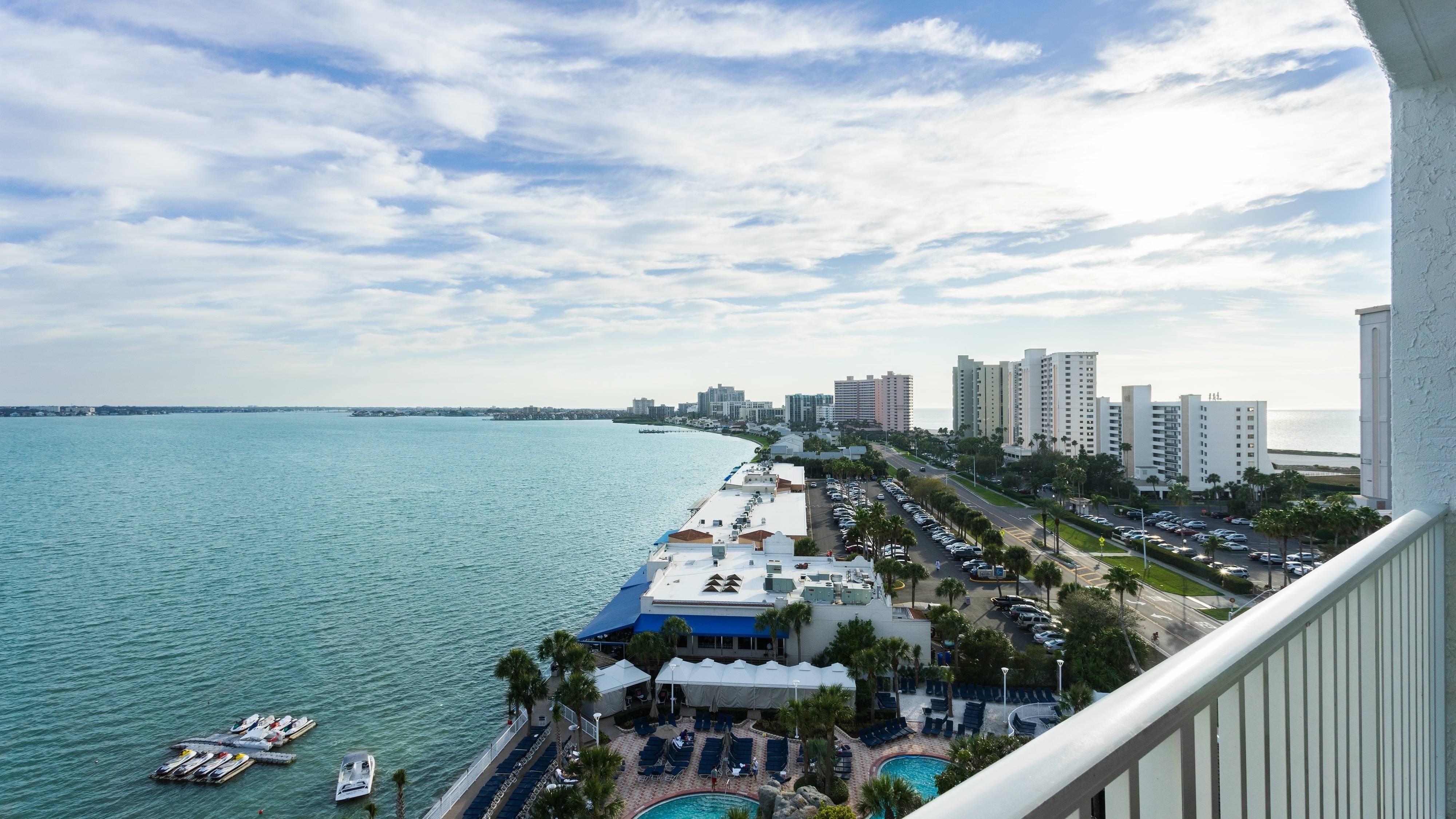 1 Bedroom 2 room Suite, 1 King, Sofa Bed, Waterfront View, Balcony,1642320523:JPEG