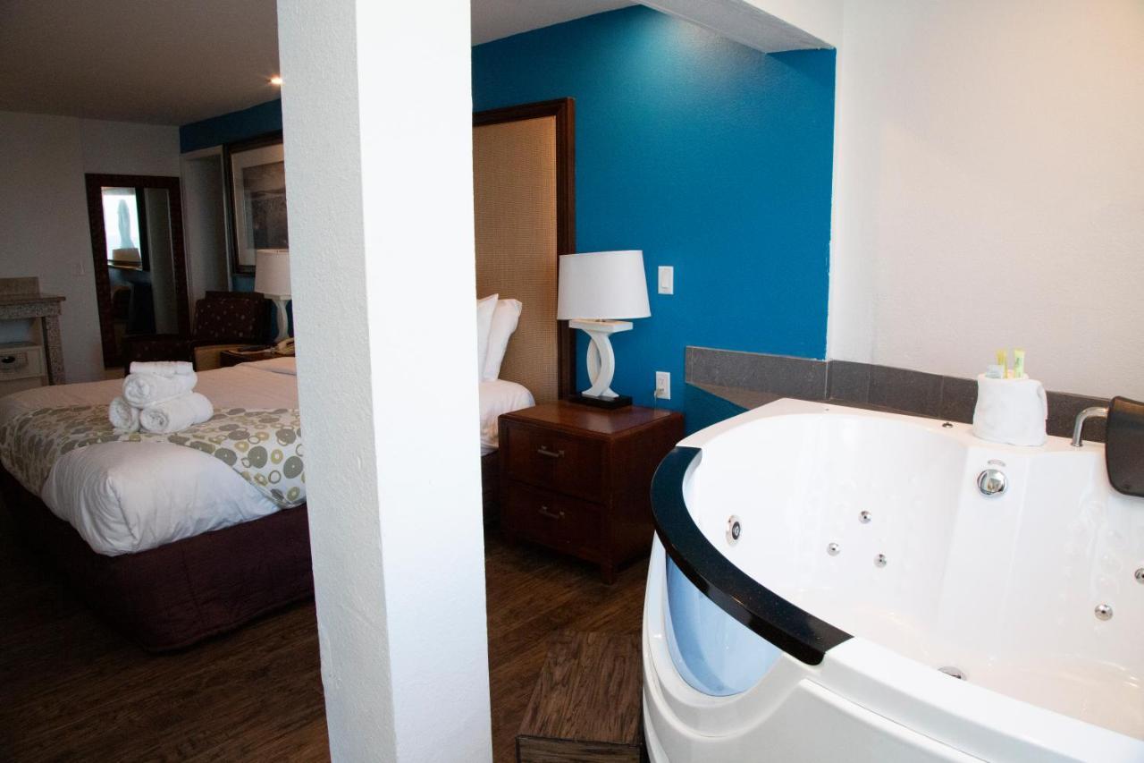 King Room Spa Bath Ocean Front