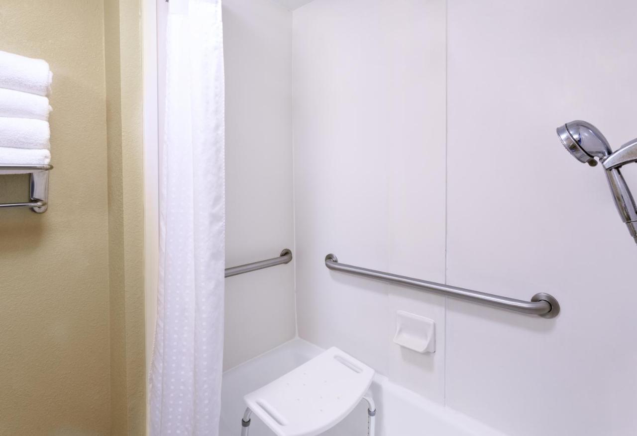 Standard Queen Room Two Queen Beds Shower Mobility Accessible