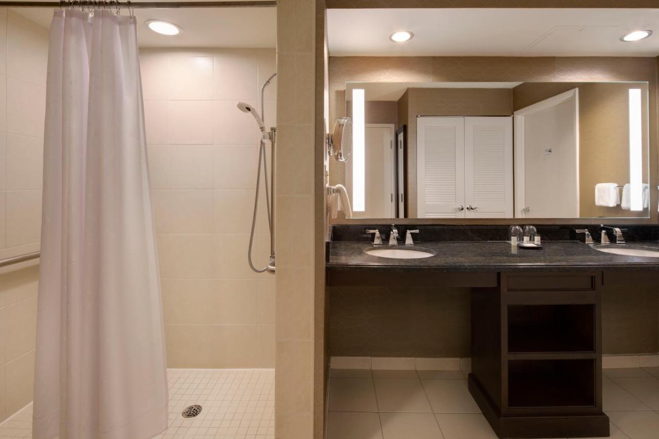 Standard King, 1 Bedroom Suite