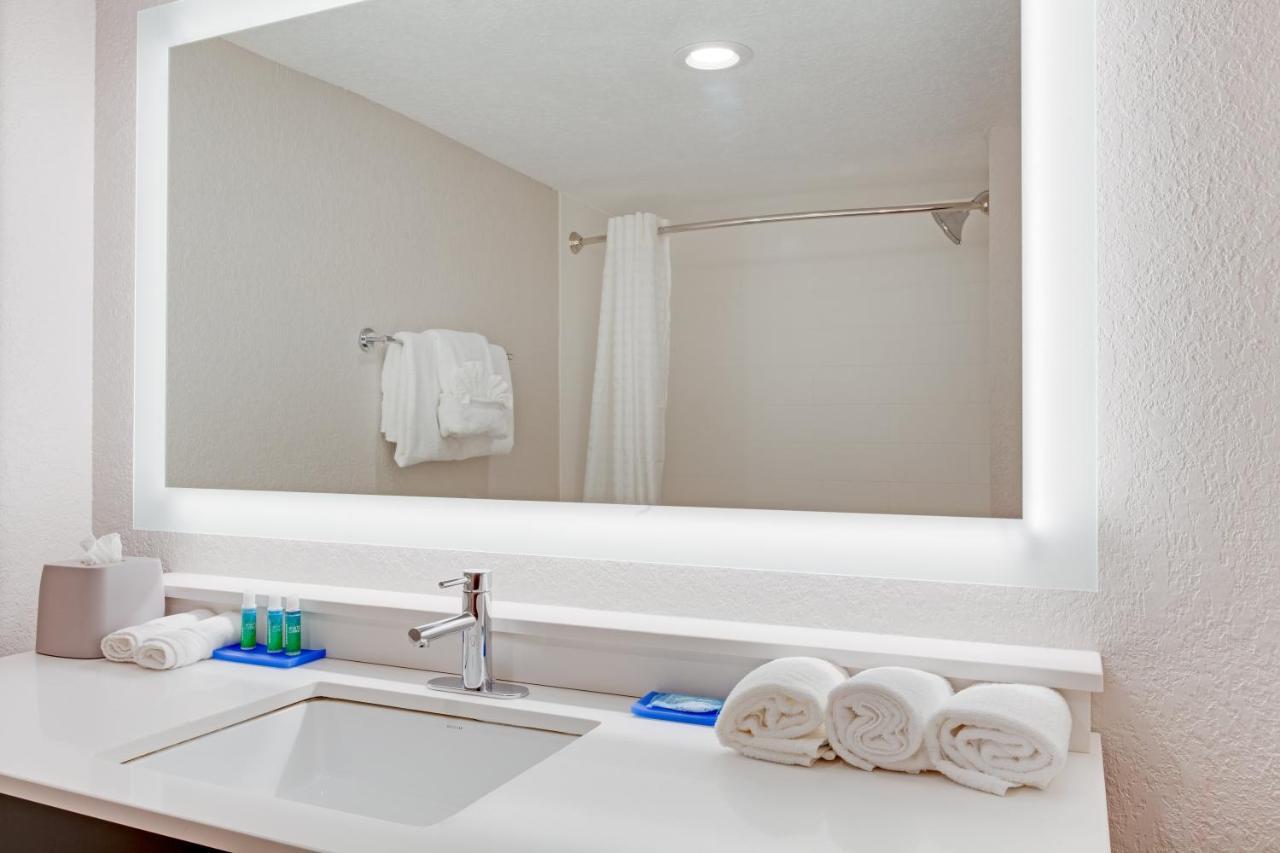 Standard Room,1276346149:JPEG