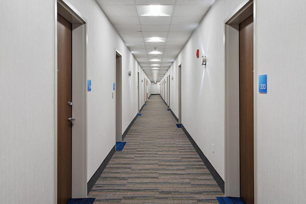Queen Room Two Queen Beds Disability Access Hearing Accessible Roll Shower
