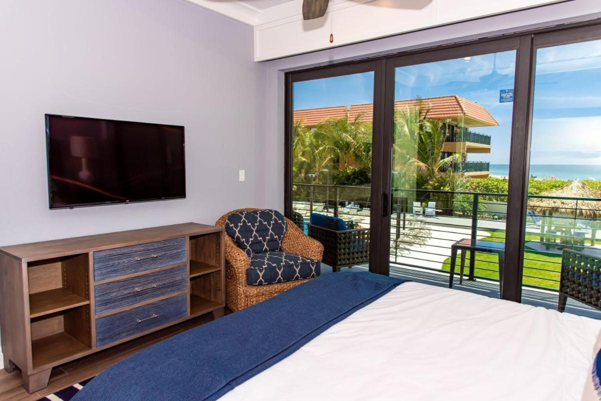 Junior Suite with Pool View,1176381457:JPEG
