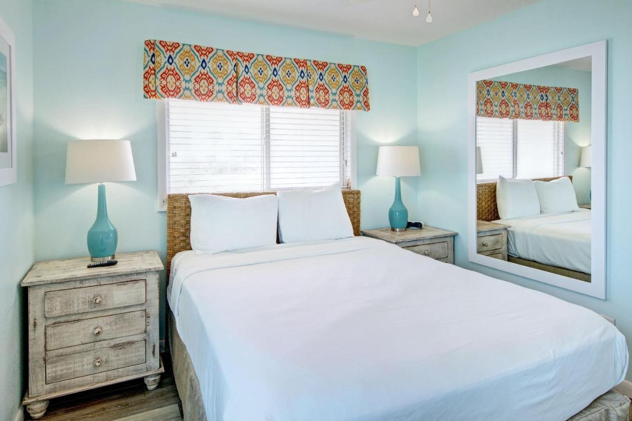 Two-Bedroom Apartment - Sea Villas F7