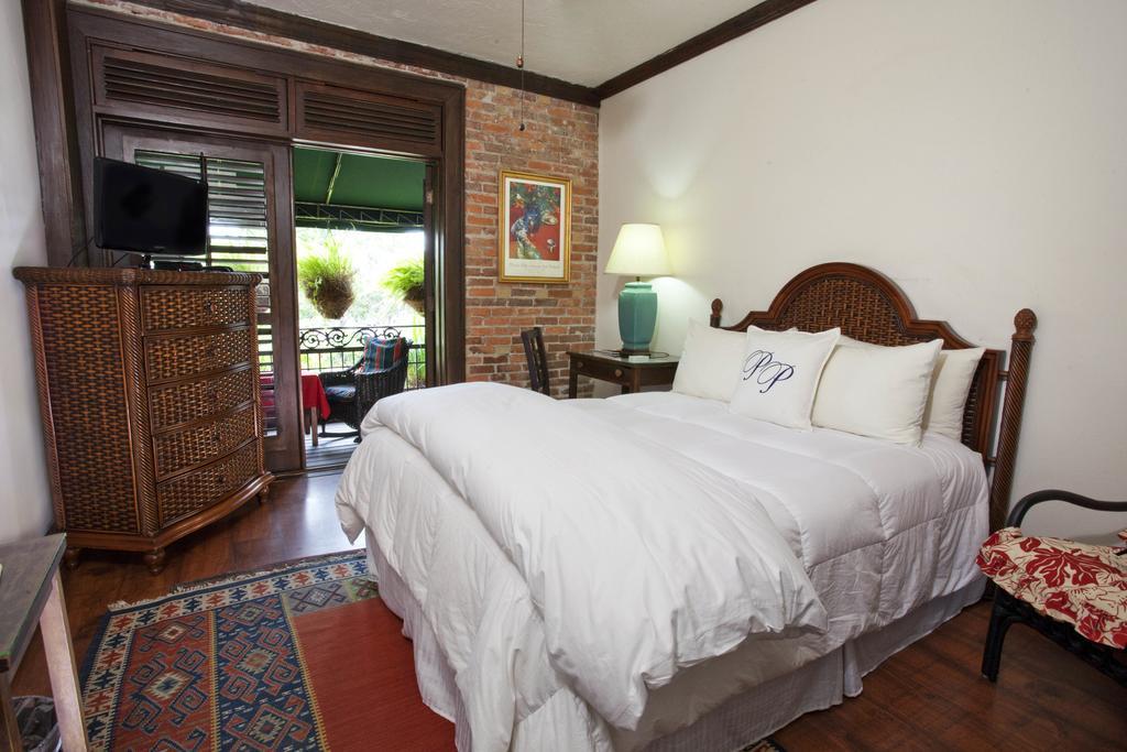 Queen Room with Balcony and Park View,698210961:JPEG
