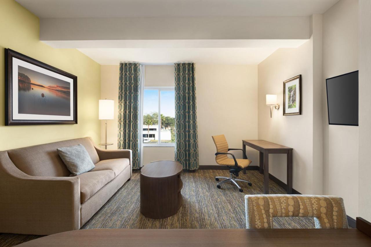 One-Bedroom King Suite