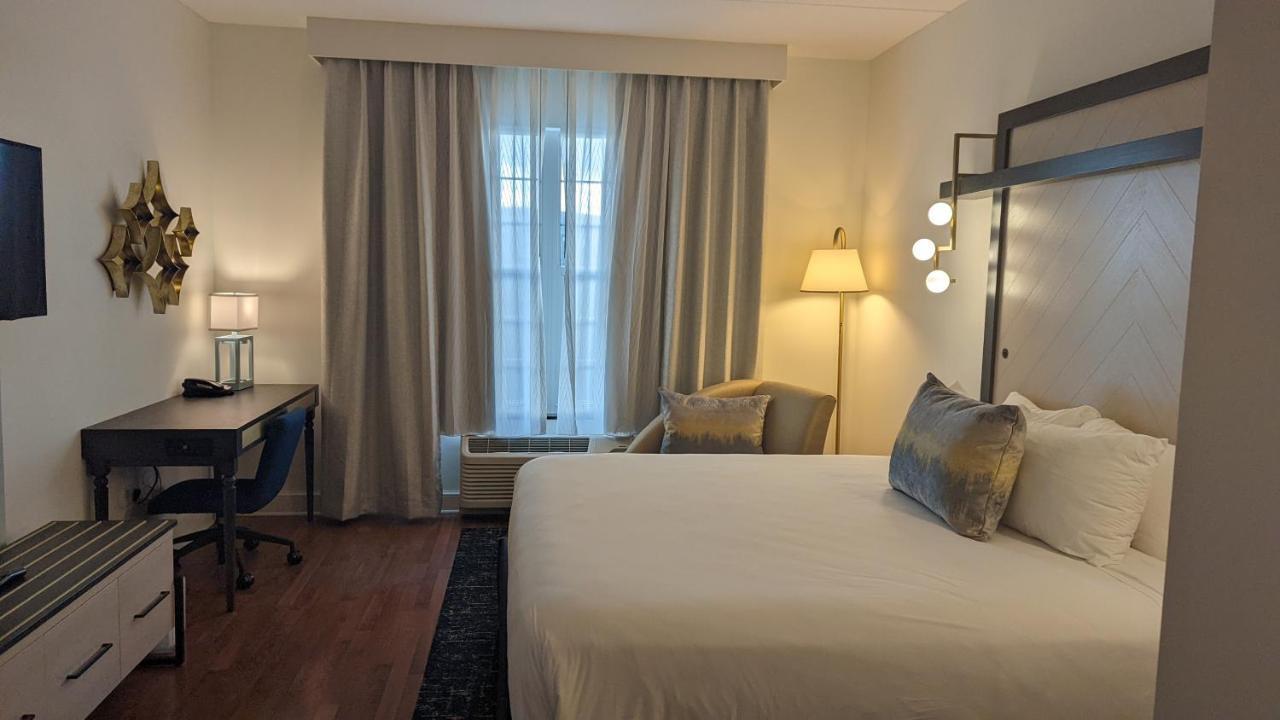 Standard King Room