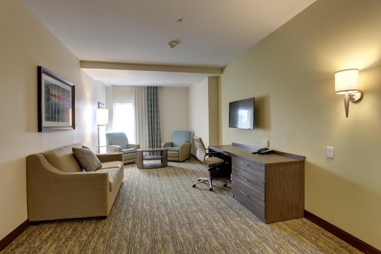 One-Bedroom King Suite