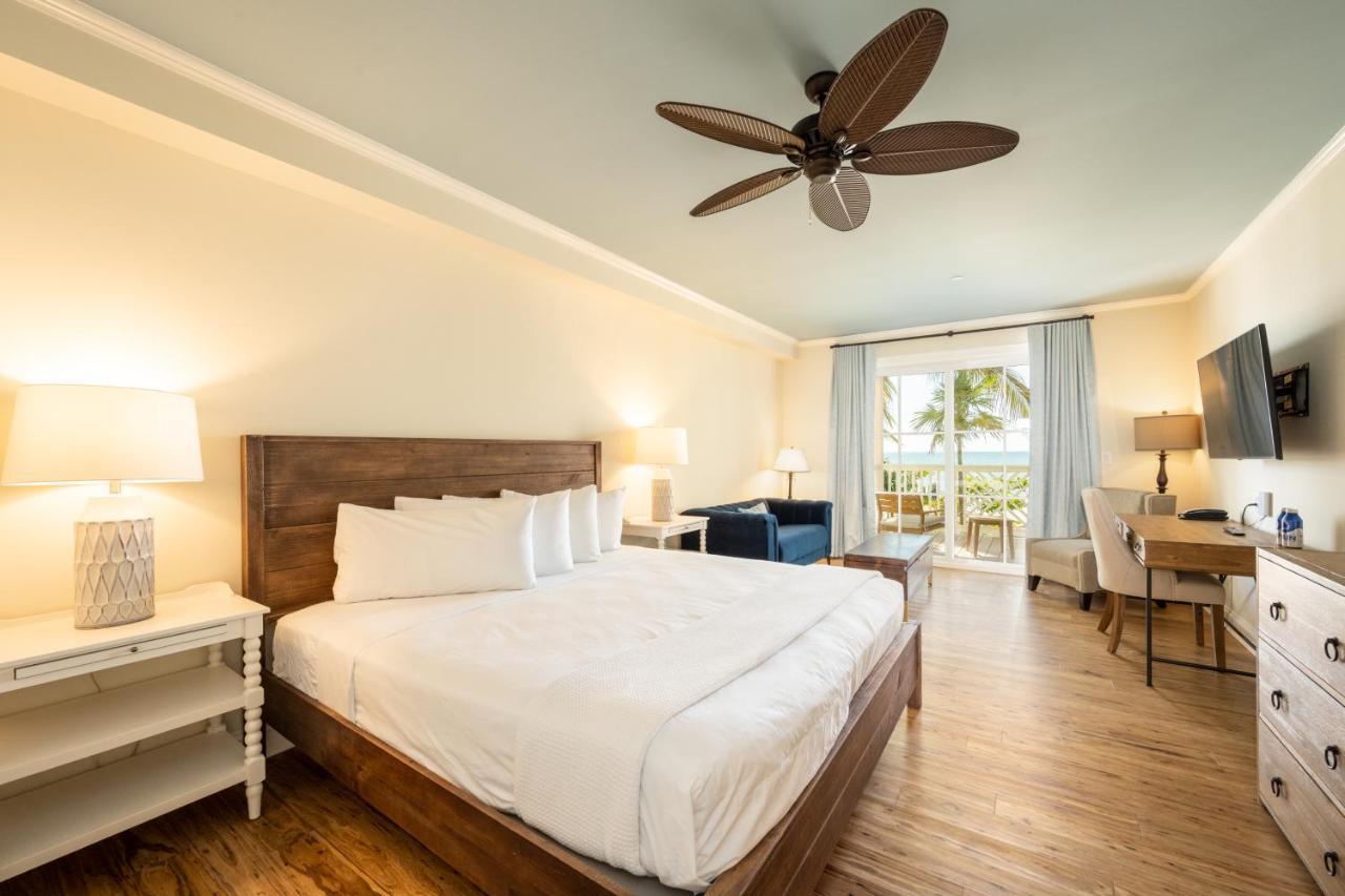 Wreckers House Single King Room Adults Only