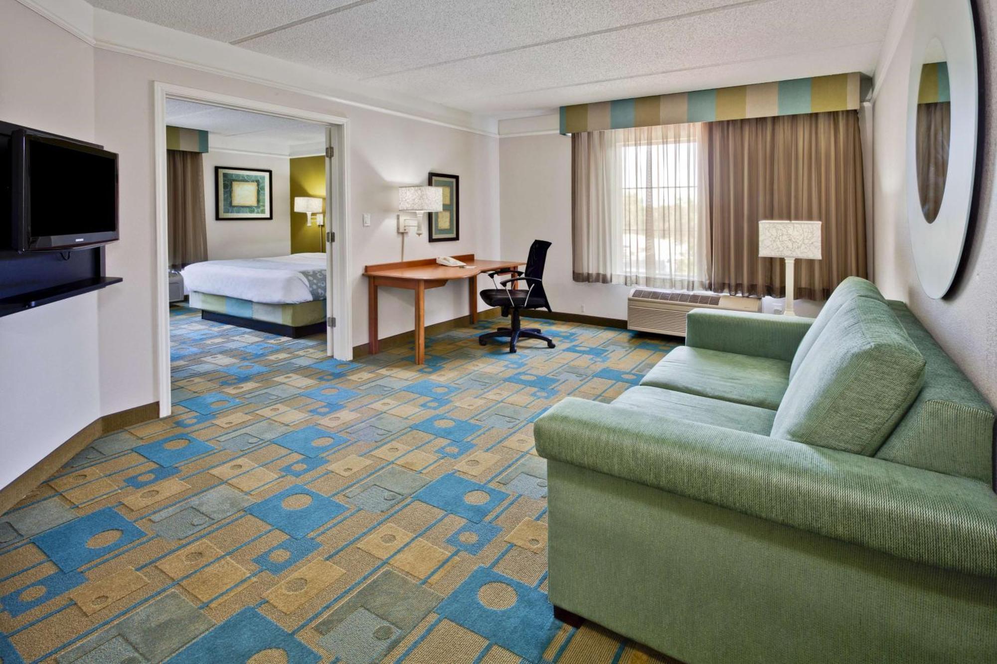 One-Bedroom King Suite Non-Smoking