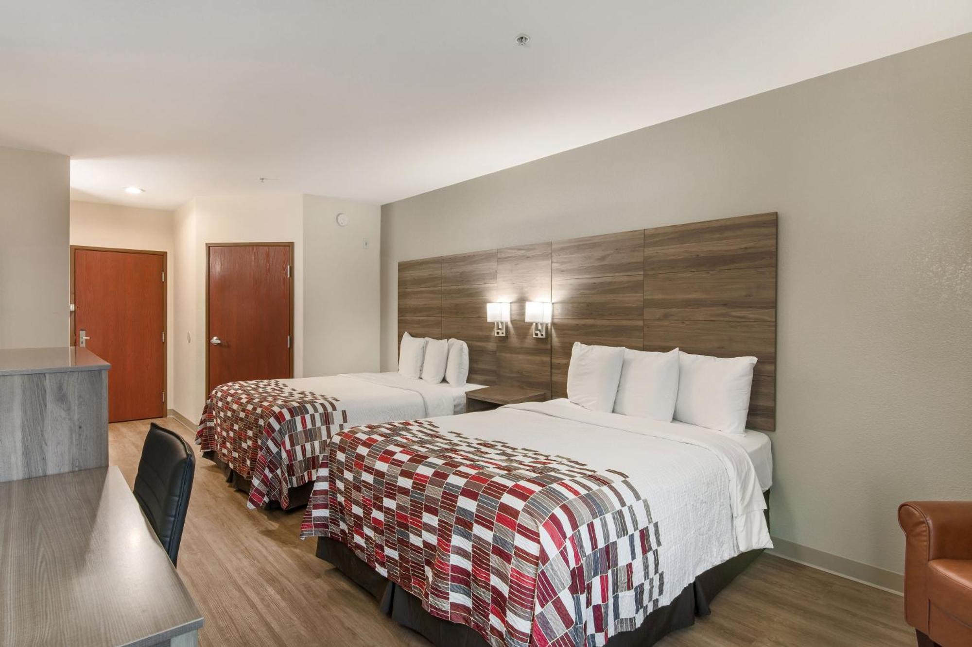 Deluxe Queen Room with Two Queen Beds - Non-Smoking