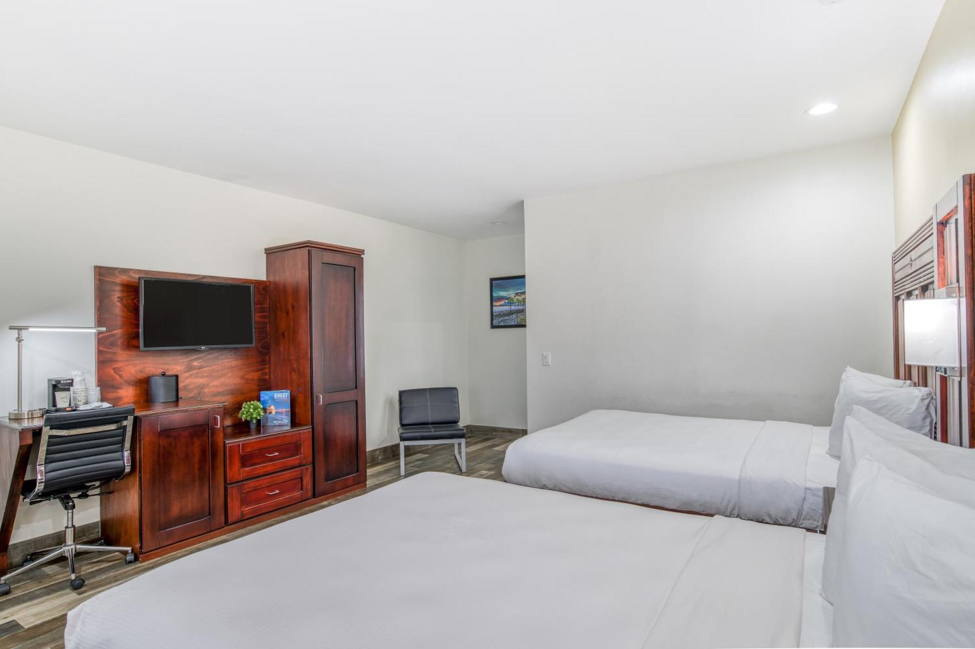 Deluxe Queen Room Two Queen Beds