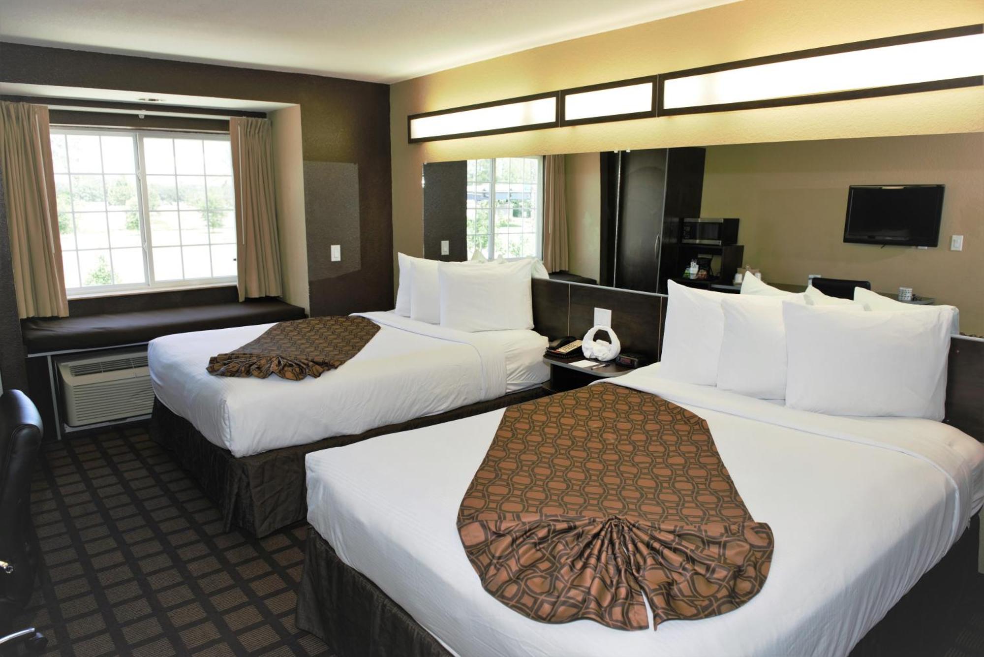 Queen Room Two Queen Beds Non-Smoking