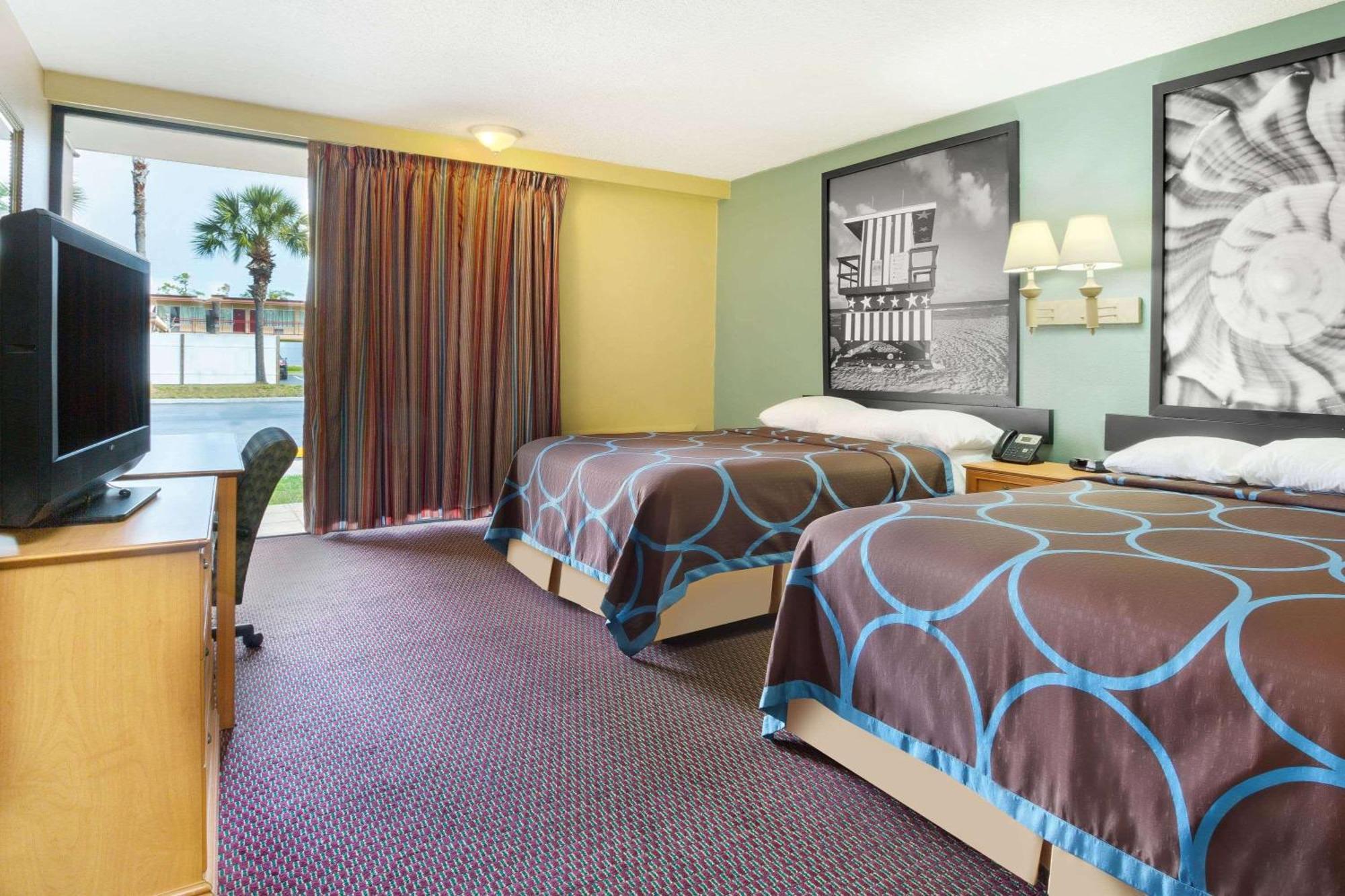 Queen Room Two Queen Beds Non-Smoking