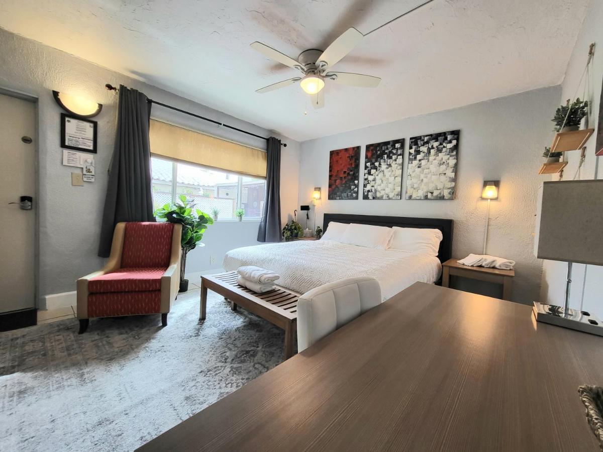 Standard King Room