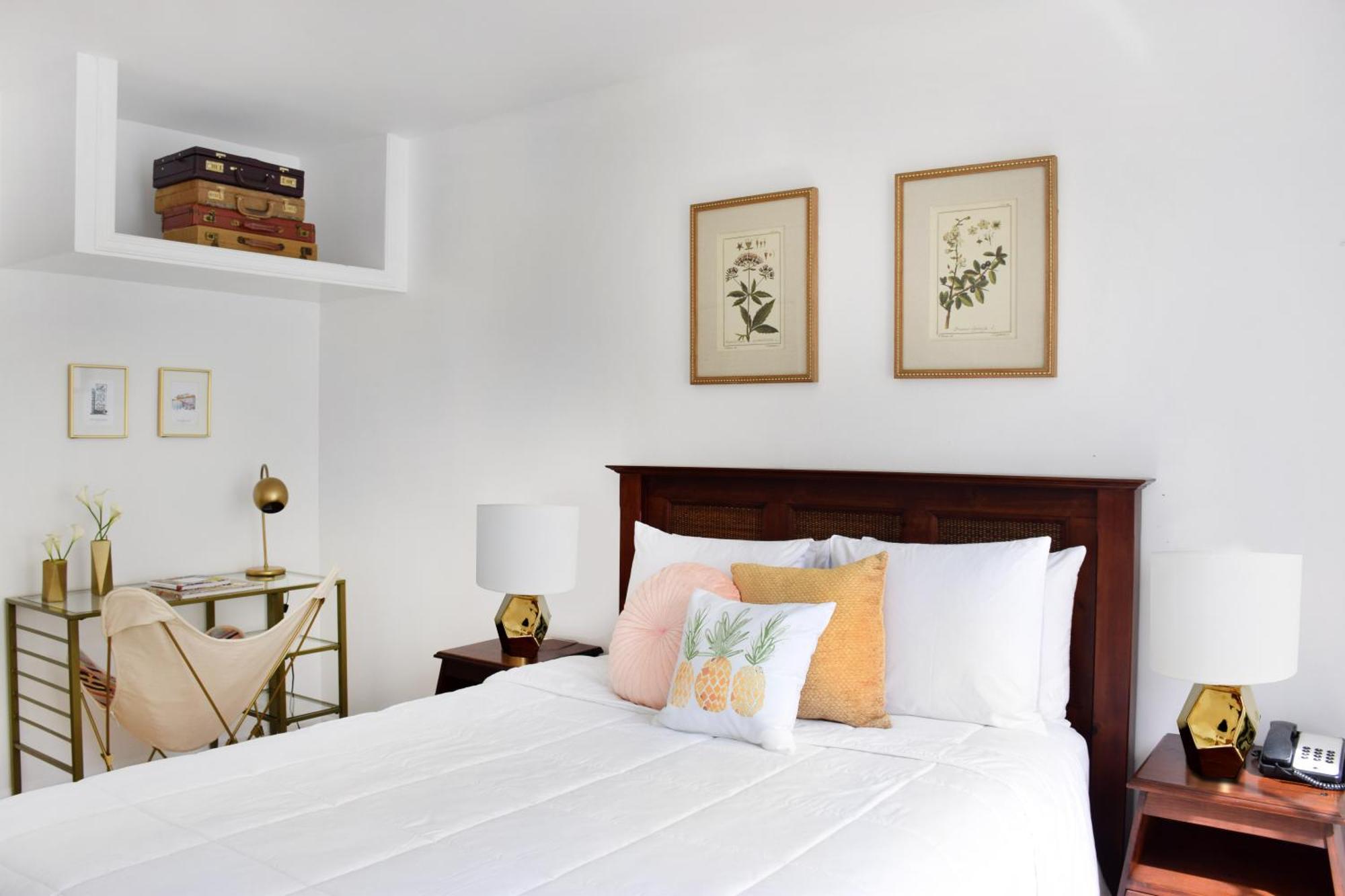 Deluxe Double Room One Queen Bed