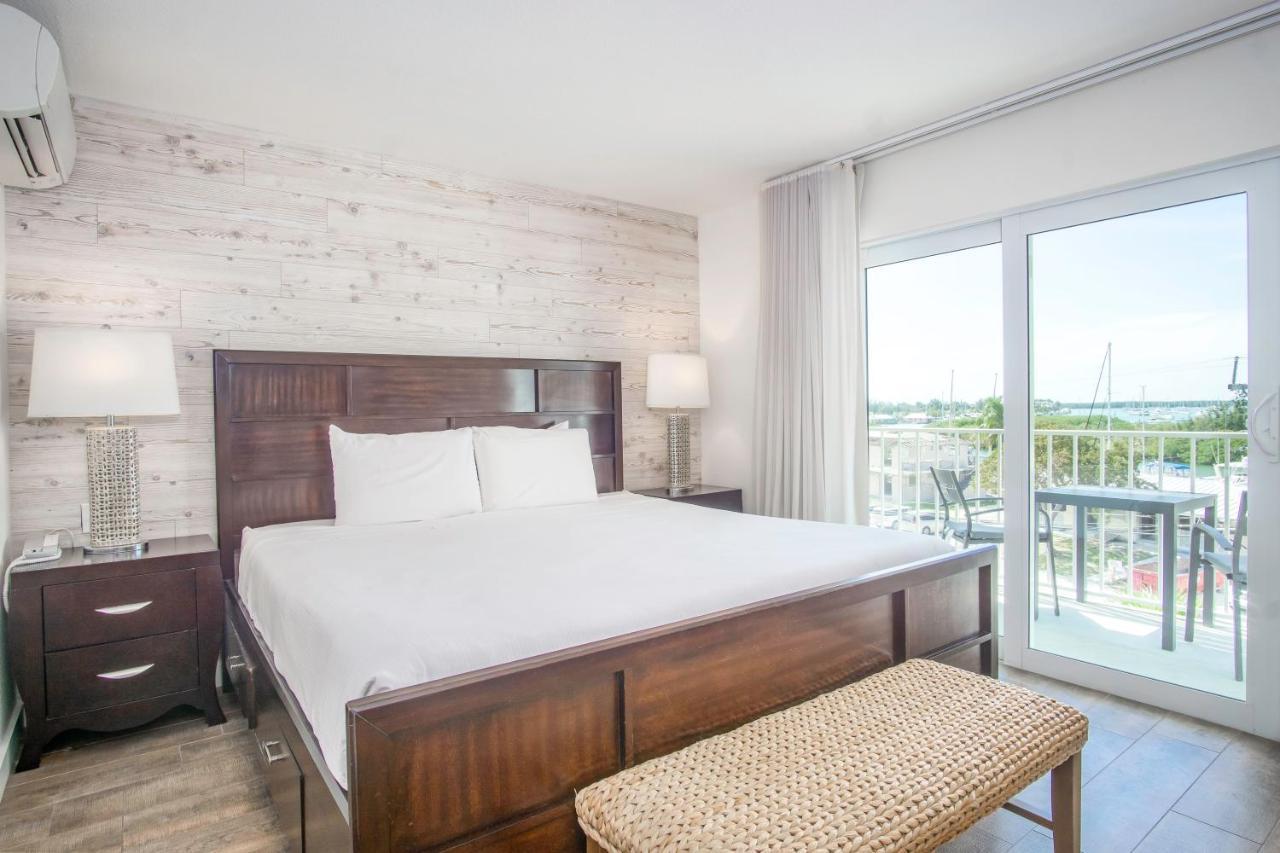 Bay View One Bedroom King Suite Balcony