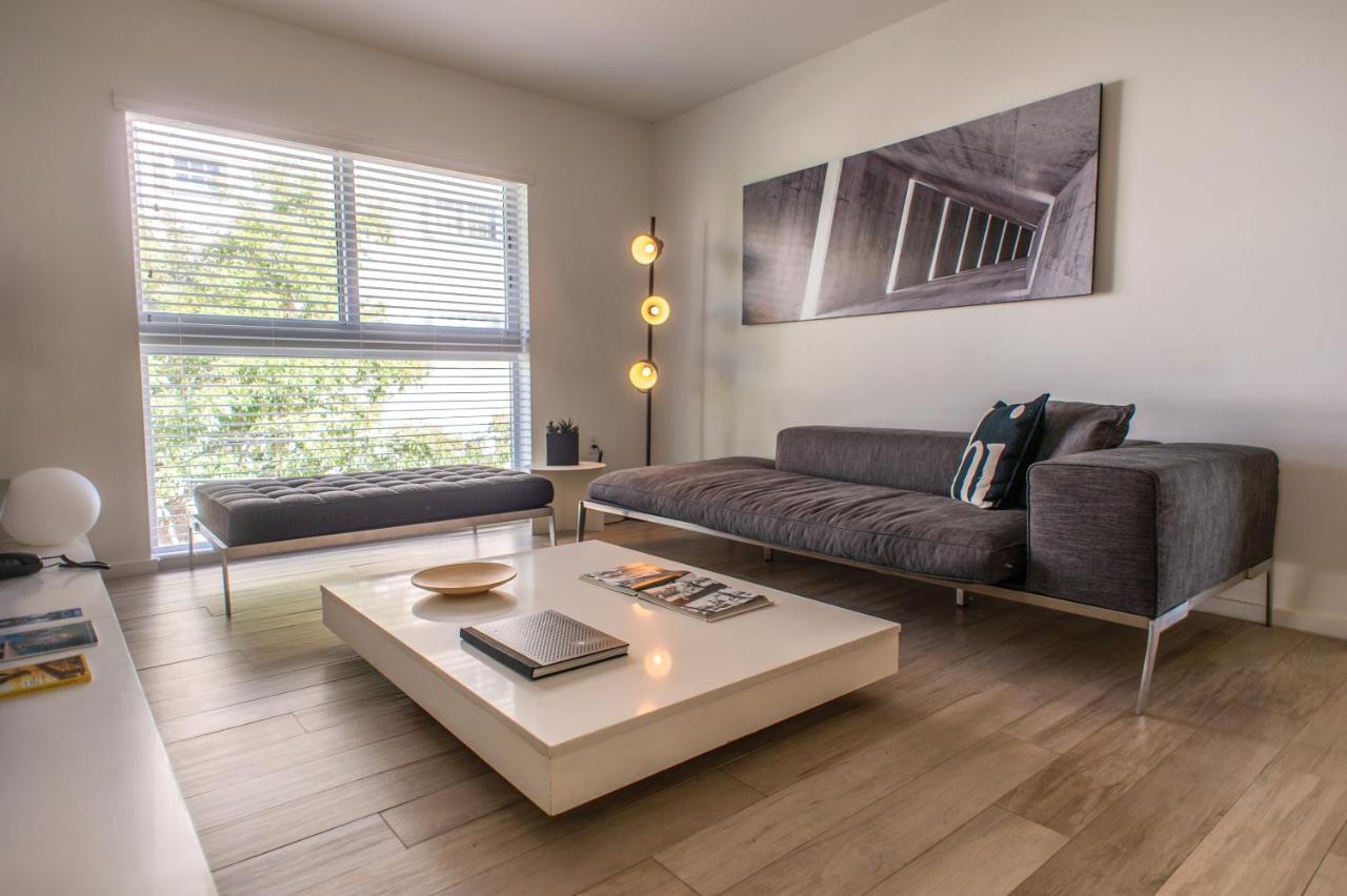 Two-Bedroom Apartment 1 King & 3 Twins