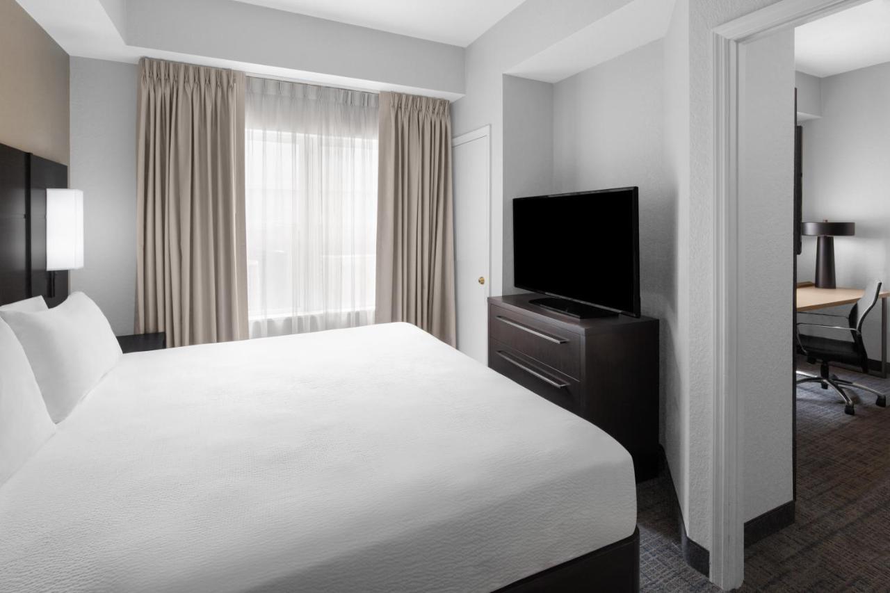 One-Bedroom King Suite with Sofa Bed,1264139836:JPEG