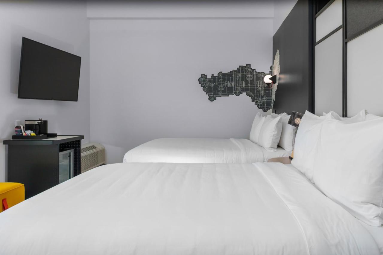 Queen Room with Two Queen Beds - Hearing Accessible,1370995973:JPEG