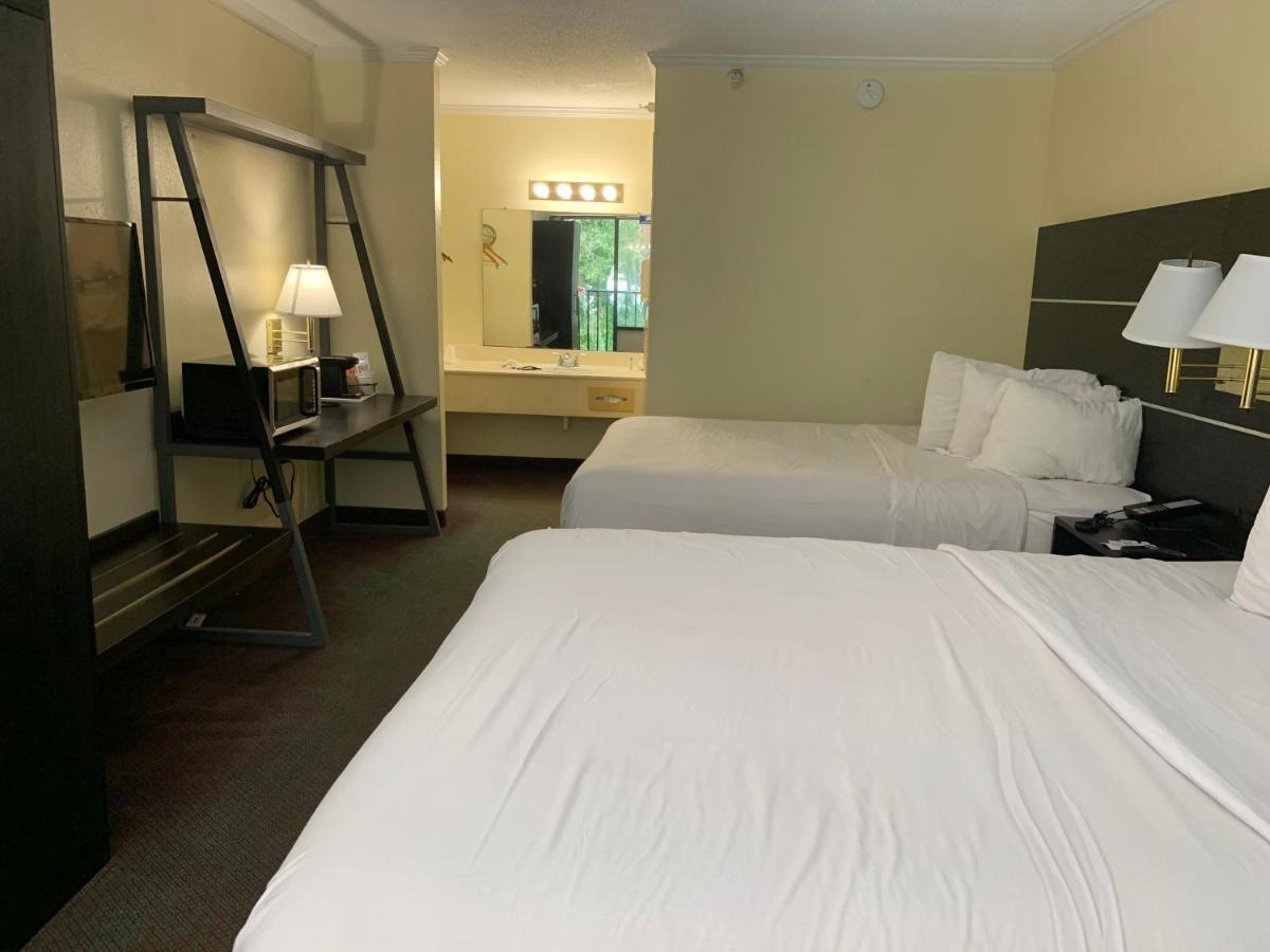 2 Queen Beds Pet Second Floor
