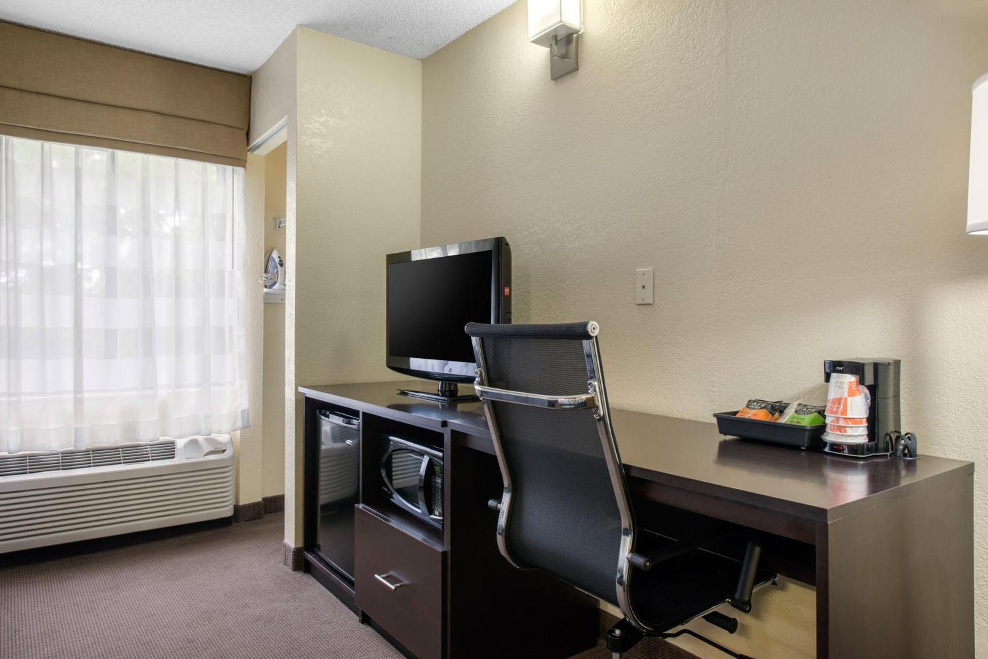 Double Room Two Double Beds Non Smoking or Pet Friendly