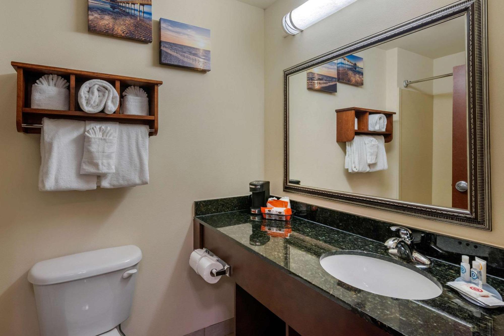 Standard Queen Room