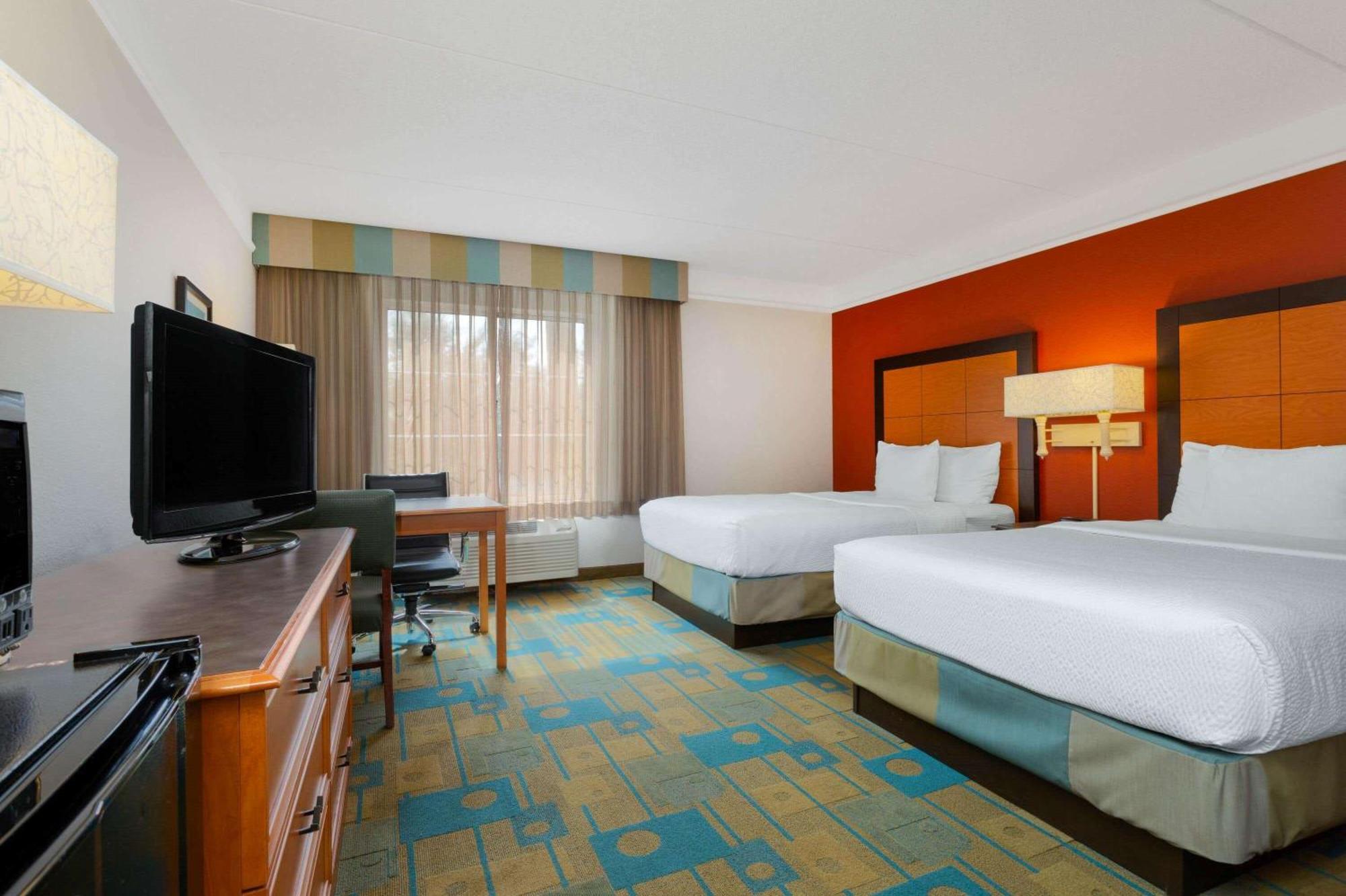 Double Room Two Double Beds Mobility or Hearing Accessible Non-Smoking