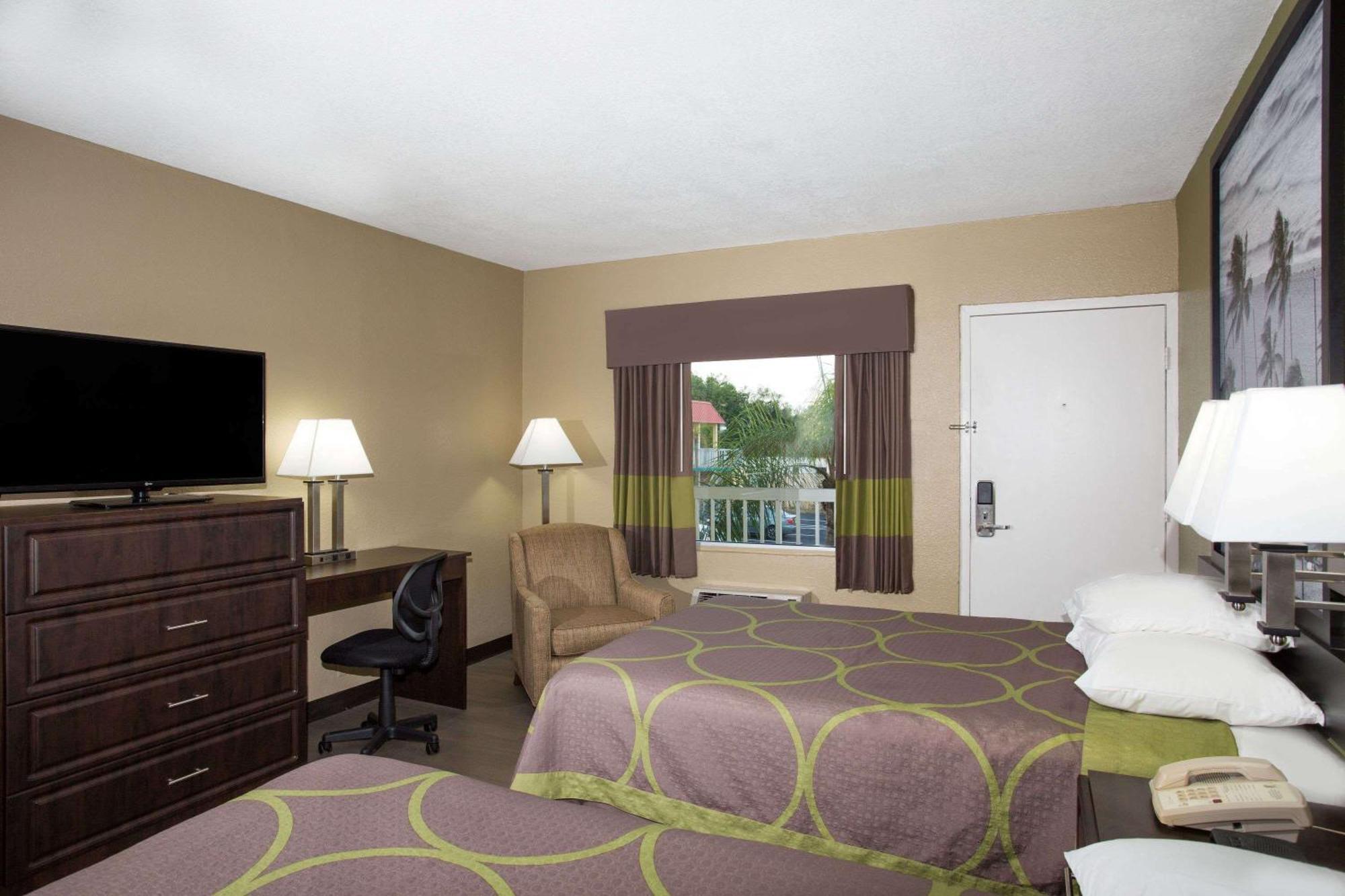 Double Room Two Double Beds Non-Smoking