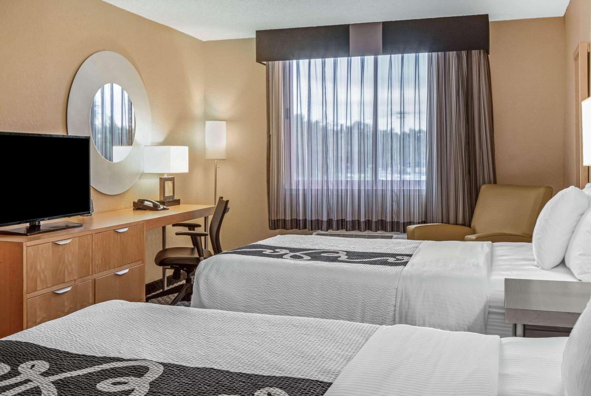 Deluxe Suite with Two Double Beds - Non-Smoking,1276500055:JPEG