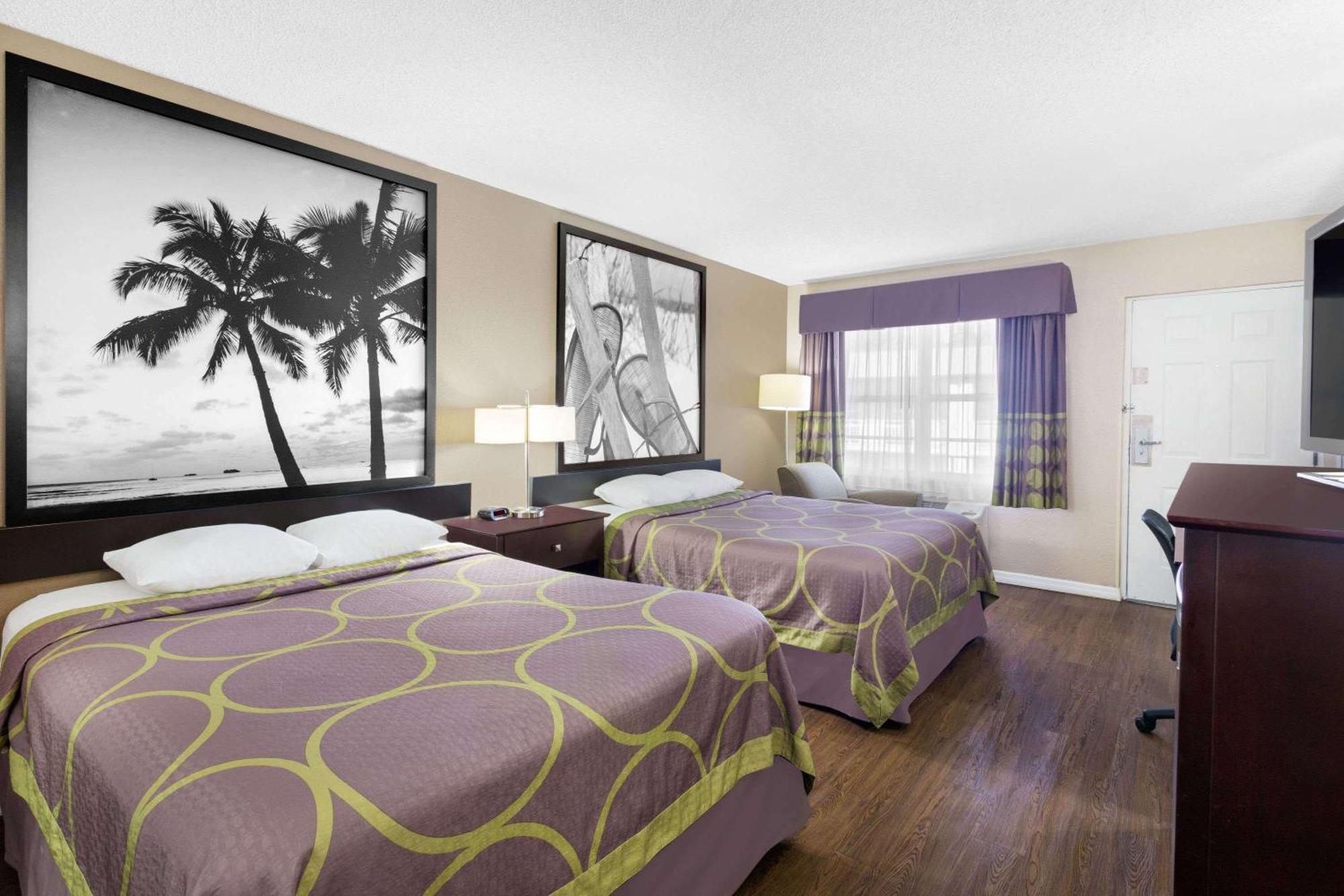 Queen Room Two Queen Beds Non-Smoking