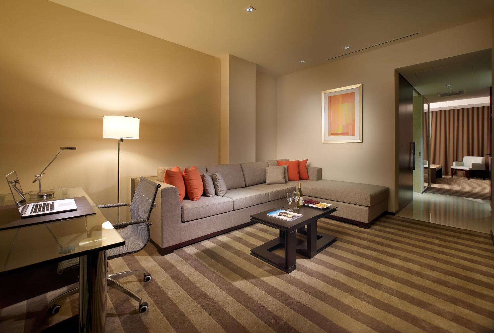 Business Suite,1276549378:JPEG