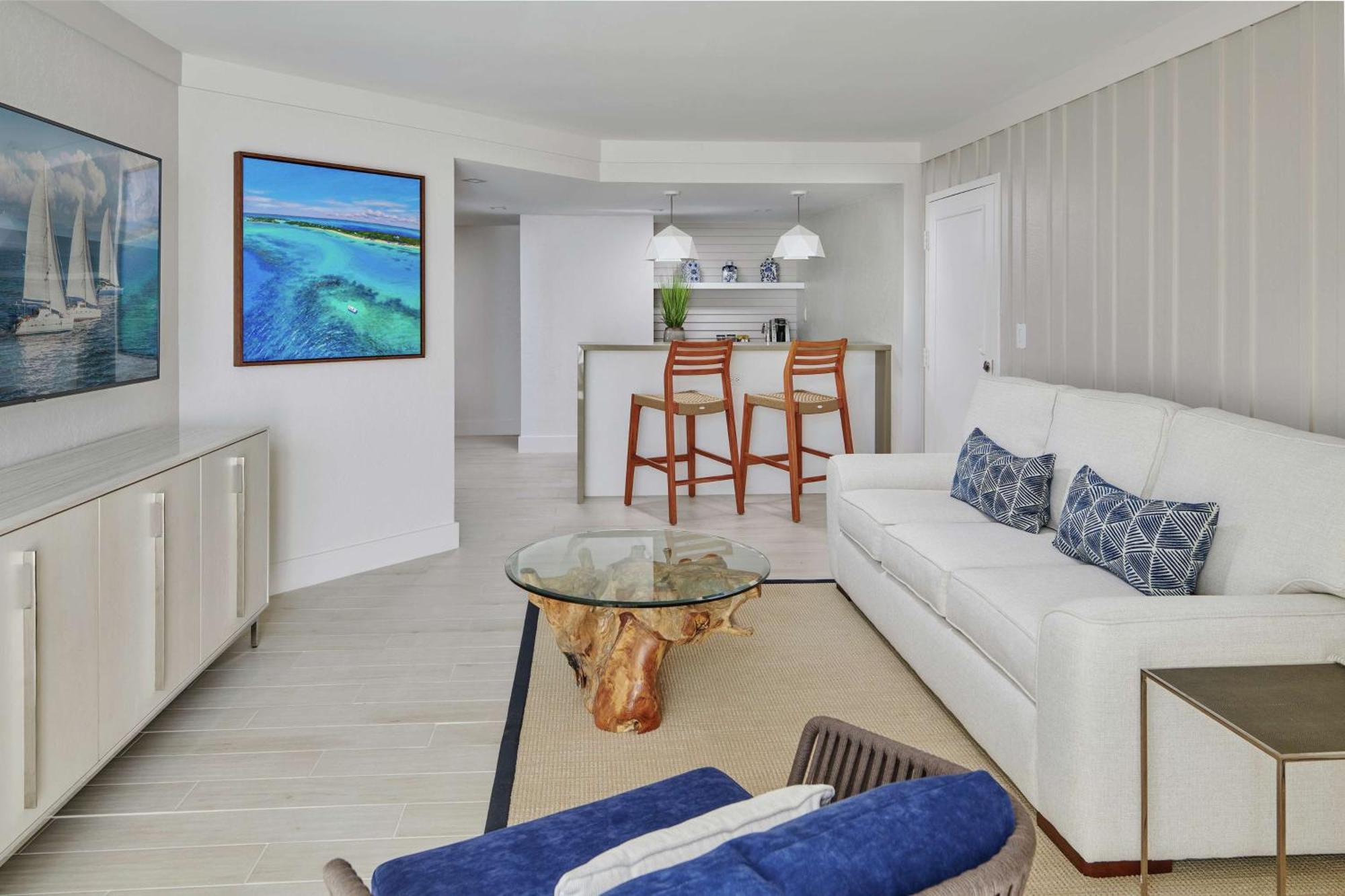 Oceanfront King Suite,1435196683:JPEG