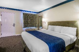 King Room Accessible or Non-Smoking