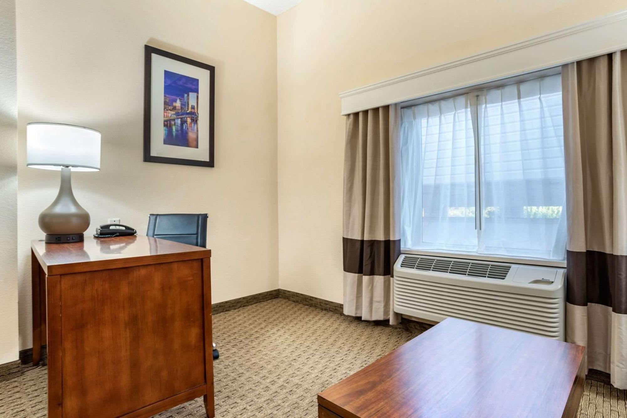 King Suite Accessible or Non-Smoking