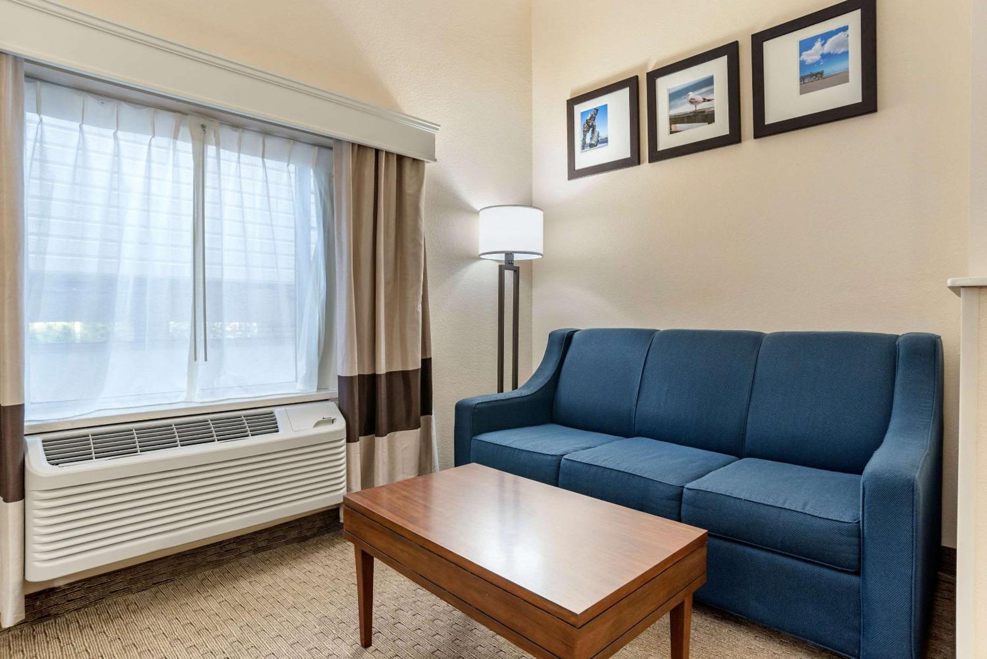King Suite Accessible or Non-Smoking