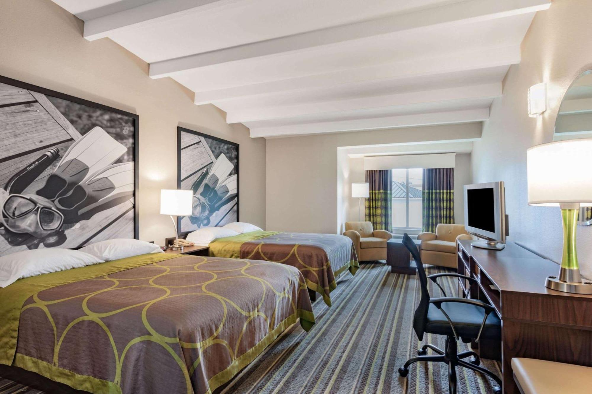 Queen Room with Two Queen Beds - Non-Smoking,1276769650:JPEG