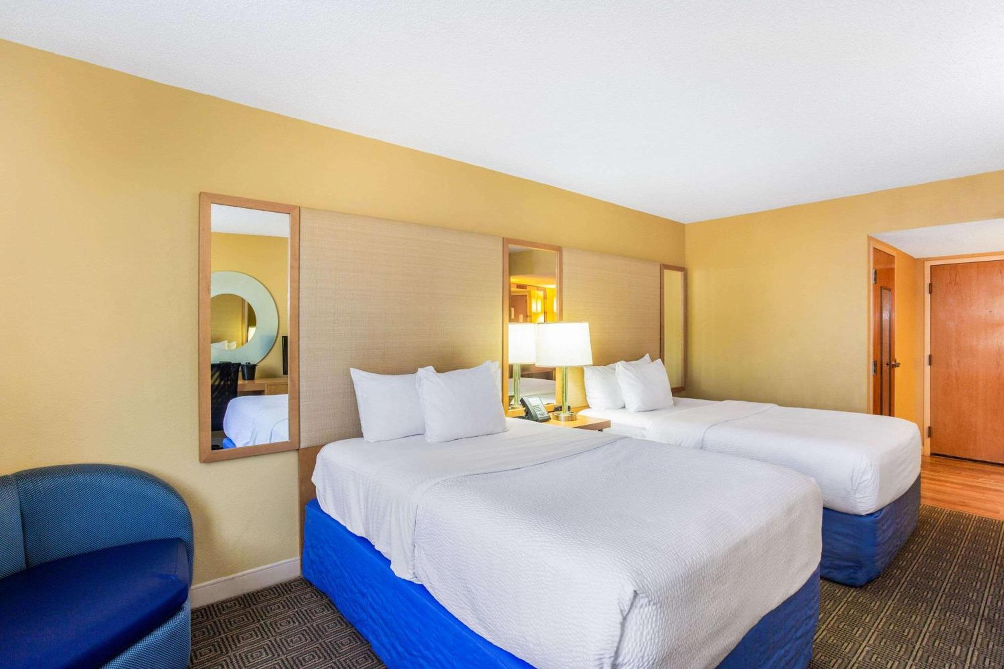Double Room Two Double Beds Non-Smoking
