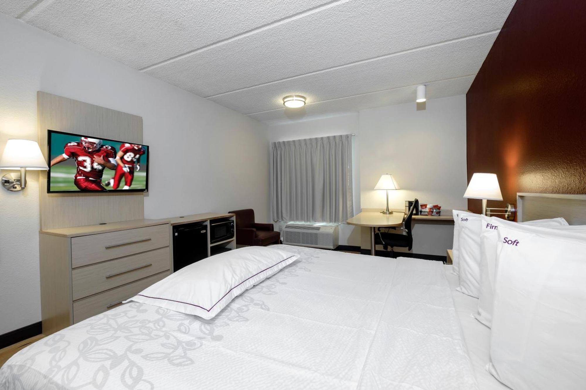 Premium King Room Smoke Upgraded Bedding Snack Box