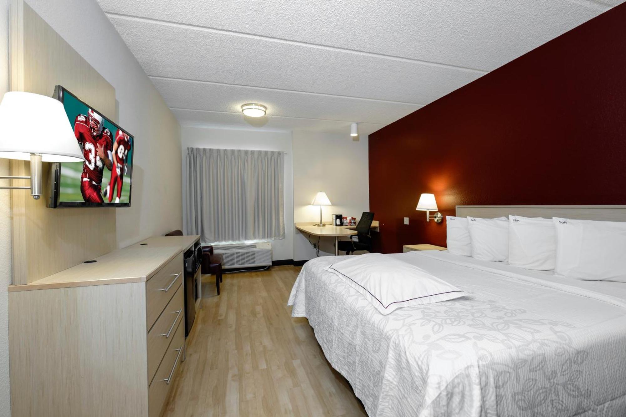 Premium King Room Smoke Upgraded Bedding Snack Box
