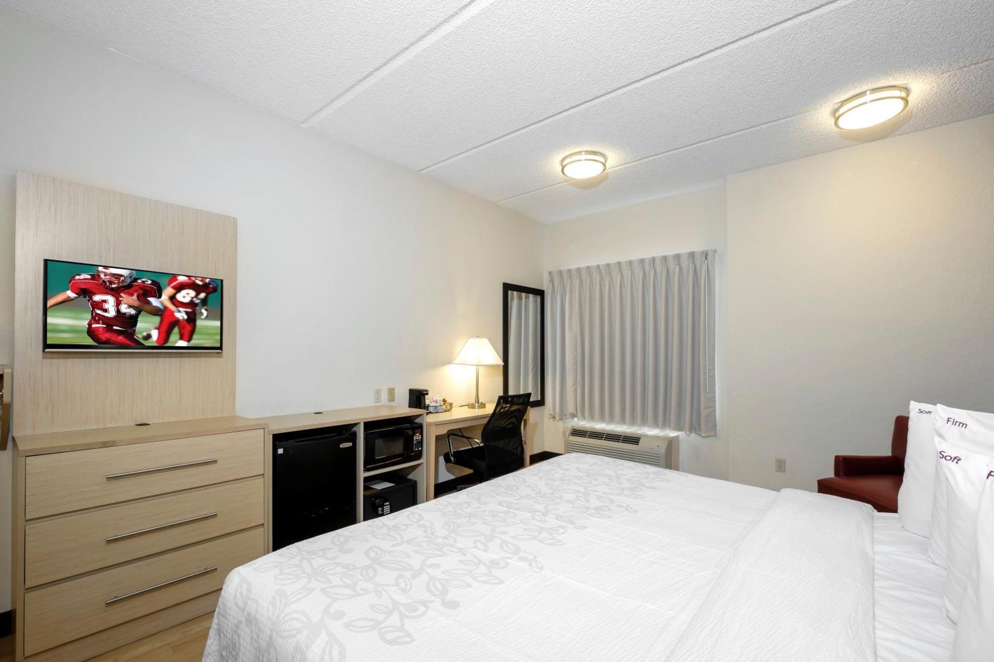 Superior King Room Disability Access Smoke